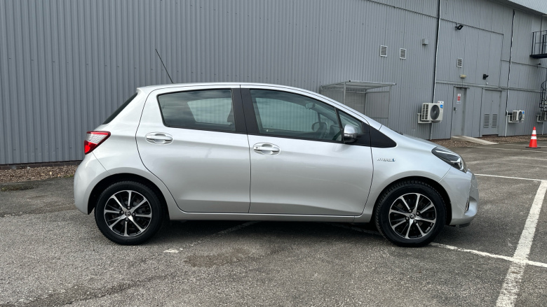 Toyota Yaris 1.5 Hybrid Icon Tech 5dr CVT Hybrid Hatchback